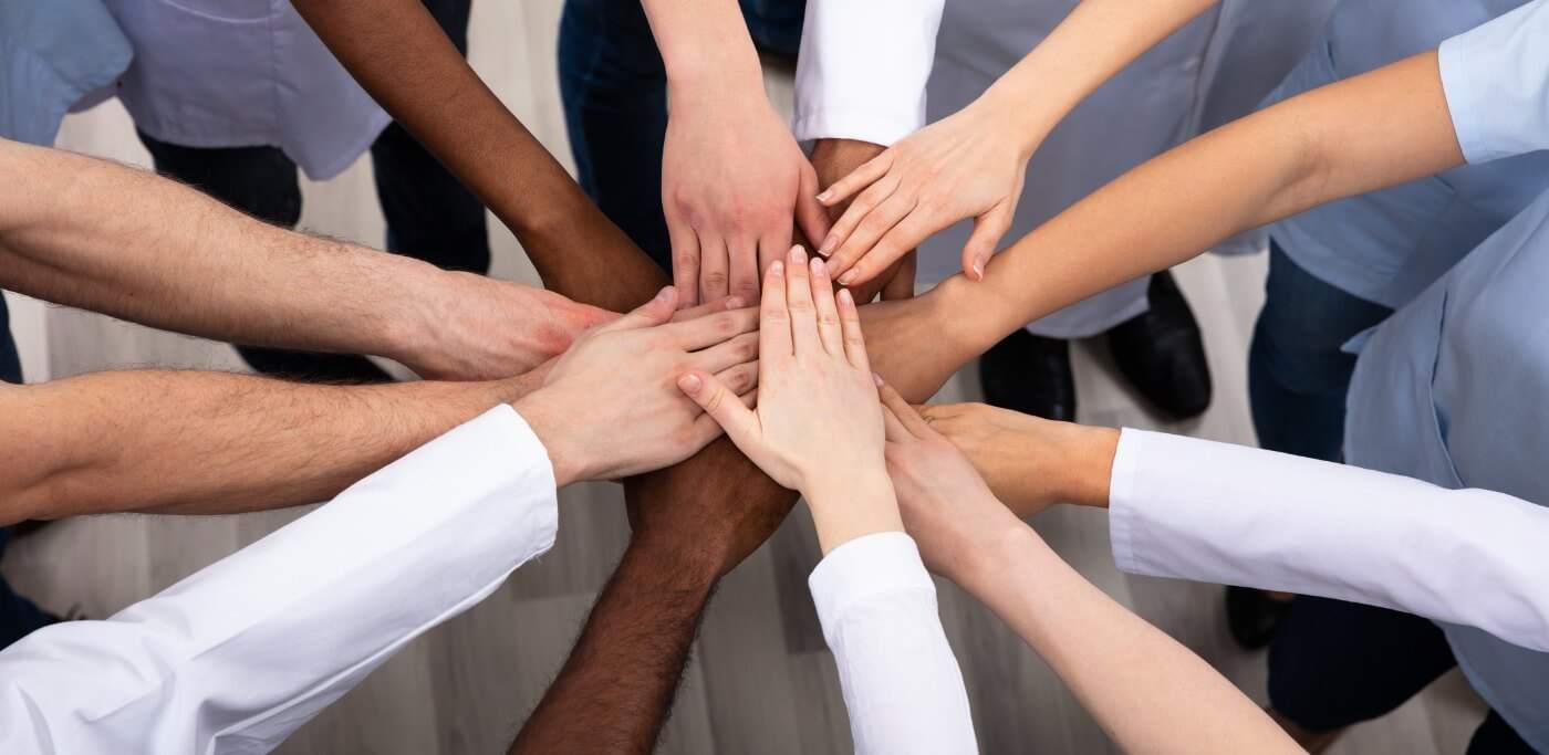 Featured image for post: 5 Reasons You Want To Work At Silver Lining Home Healthcare